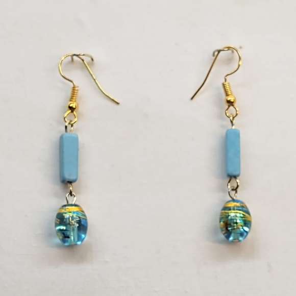 Chic Gold Tone and Blue Dangle Earrings - Picture 1 of 3